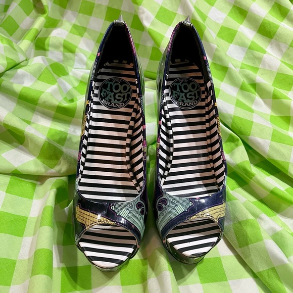 Too Fast Pastel & Black Gun Pistol Peep Toe Spiked Heels - Picture 5 of 7